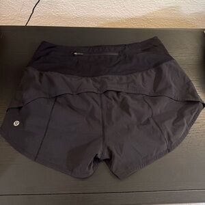 Black Lululemon Speed Up Shorts 4 in - Size 8